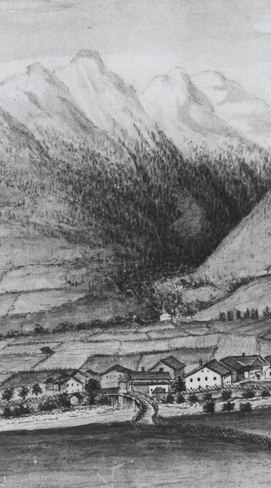 Historische Zeichnung von Niedernsill um 1800–1830 mit Kirche, Häusern und Feldern vor bewaldeten Bergen. | © TVB Piesendorf Niedernsill