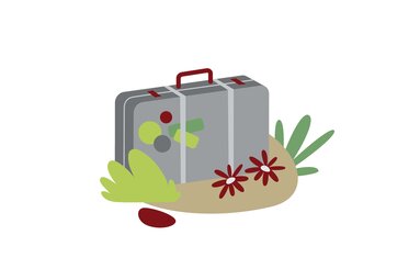 Illustration eines grauen Koffers mit Blumen und Pflanzen für das Spiel „Ich packe meinen Koffer“. | © Österreichs Wanderdörfer